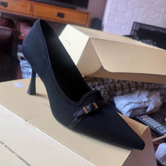 Cosy Island sexy low pumps with padding and arch support. New in box. Size 8.5 - Picture 1 of 3